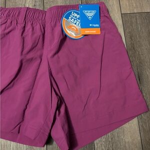 Columbia Women’s PFG Magenta Outdoor Shorts 5” Inseam Size: Medium